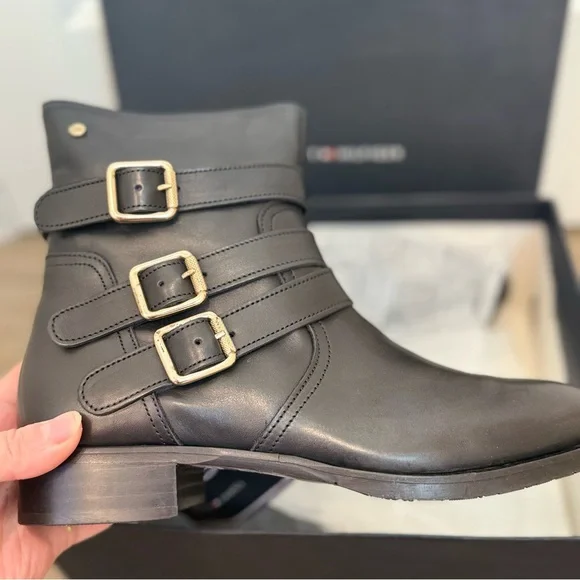 NWT Tommy Hifigure Boots Size: US8.5 Fall/Winter/Spring - Picture 6 of 10